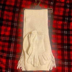 Women’s winter cream with silver sparkle details, scarf, hat and gloves.
